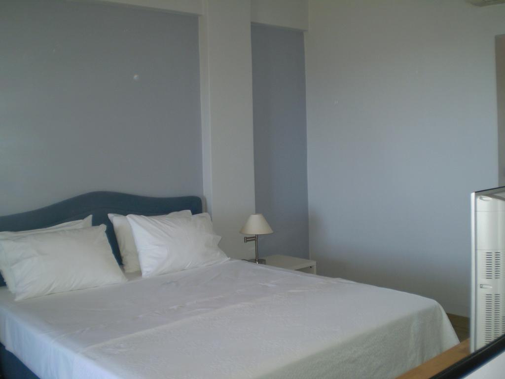 Athena Hotel Milopotamos  Bagian luar foto